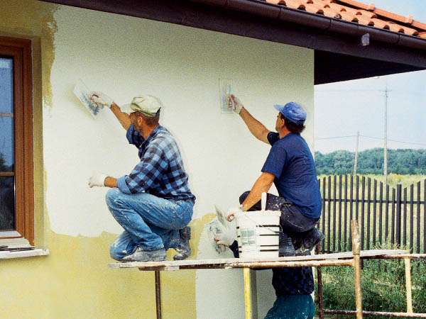 Как отштукатурить стены деревянного дома?